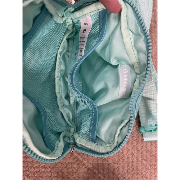 Lululemon Everywhere Belt Bag Turquoise - Picture 6 of 7